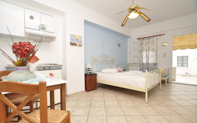 Manos Apartments