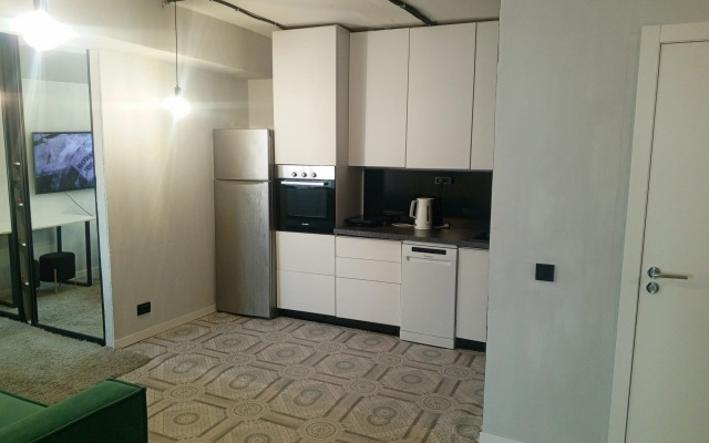 V Shelekhove Flat