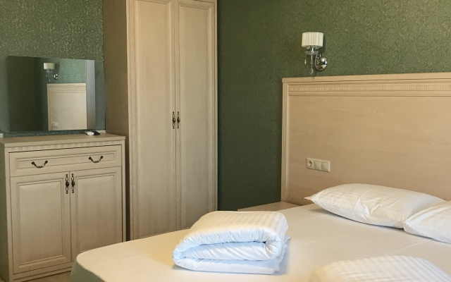 Goluboe Ozero Hotel