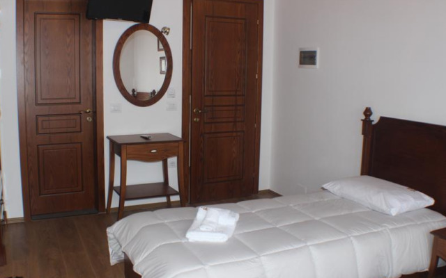 Bineri Hotel