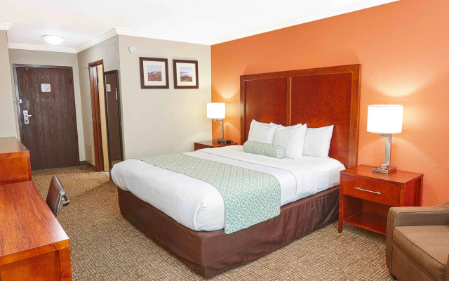 Отель The Hills Inn Eagle Rock Near Old Town Pasadena