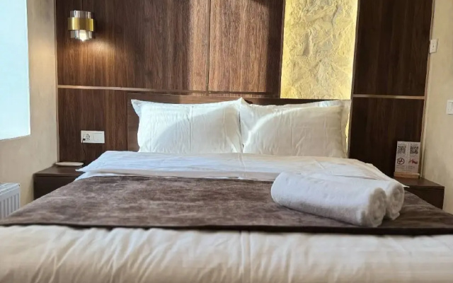 Отель The Palm Hotel and spa
