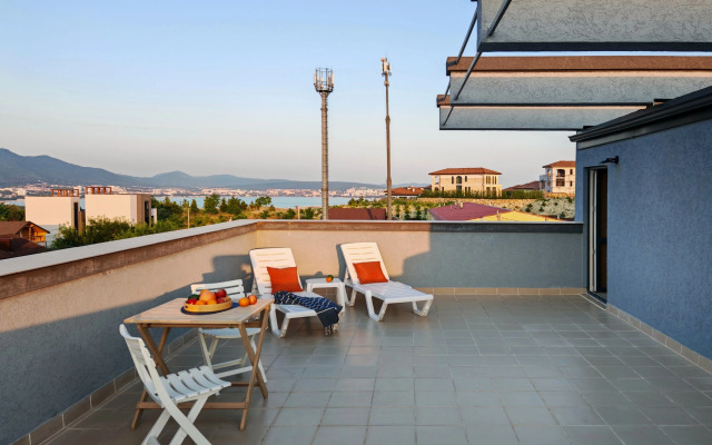 Dom s terrasoi na kryshe Golubaia Bukhta Persikovyi Sad 382 Holiday Home