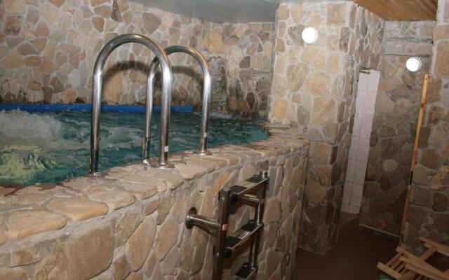 Staryij Zamok Hotel