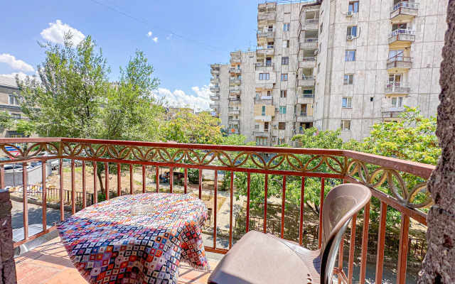 Vostochnaya Kvartira V Tsentre Apartments