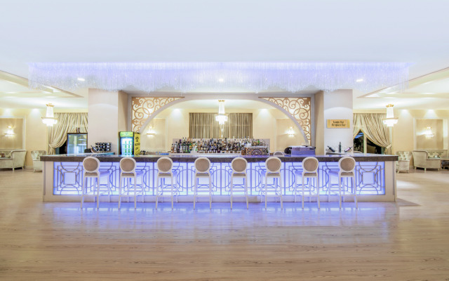 Qafqaz Riverside Hotel
