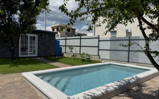 Частный Дом 550 с Тёплым бассейном Сауна Мангал Голубая Бухта