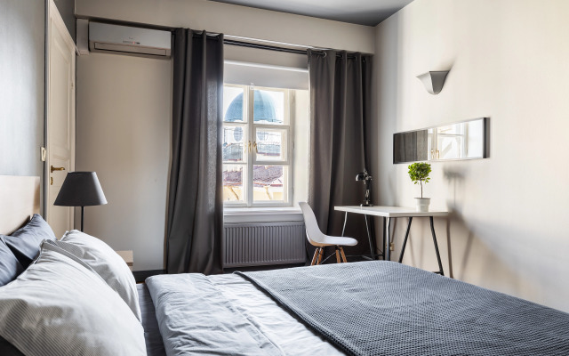 Апартаменты Двухуровневые Little Italy 140 кв.м с видом на собор