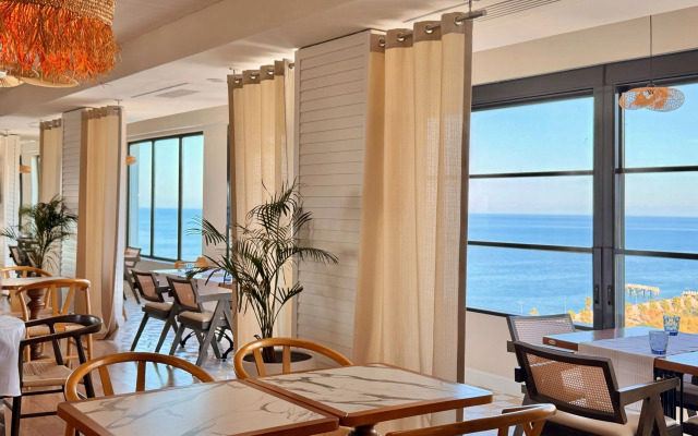 The Grandeur Batumi Hotel