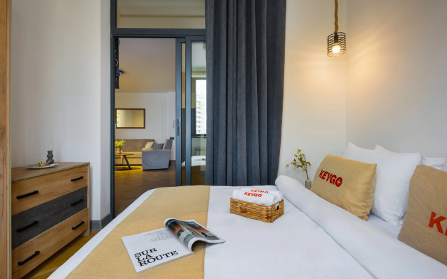 KeyGo #0149 2 Bedroom Design near Saryan Street Apartments