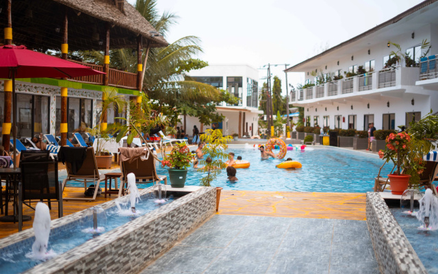 Курортный отель Canary Hotel & SPA