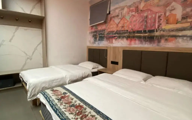 Отель Holiday Hotel