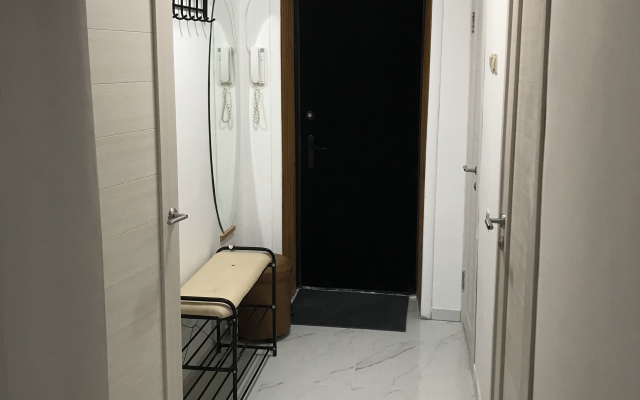 Odnokomnatnaya Na Lavrentyeva 14a Flat