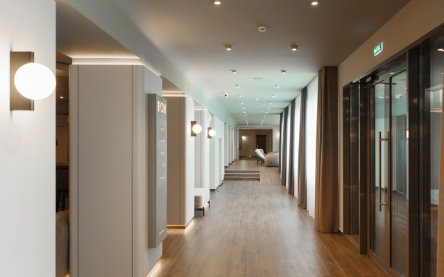 Отель Крона (бывший Версаль)