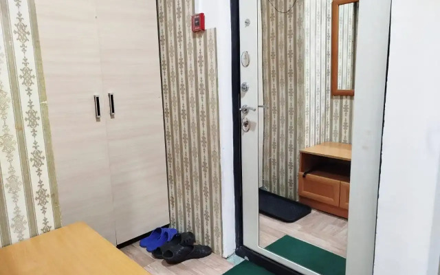 Live In Comfort Na B-Re Stroiteley 3 Flat