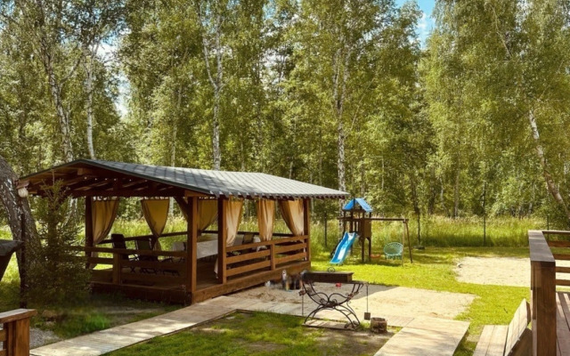 Shishki na Ulitse Plodorodnoy Private House