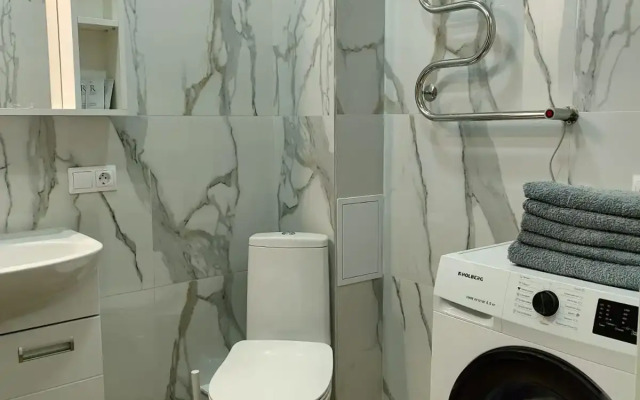 Bolshaya Dvukhkomnatnaya Kvartira V Kaliningrade Flat