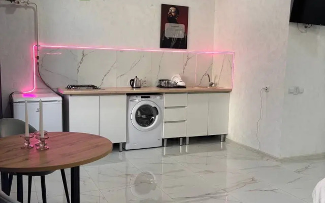 Rich House Na Ulitse Sadovoye Koltso 17a Flat