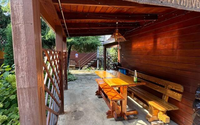 Gostevoy Dom Khadzhokhskiy Dvorik Guest House