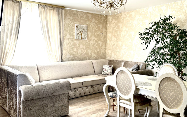 V Tsentre Flat