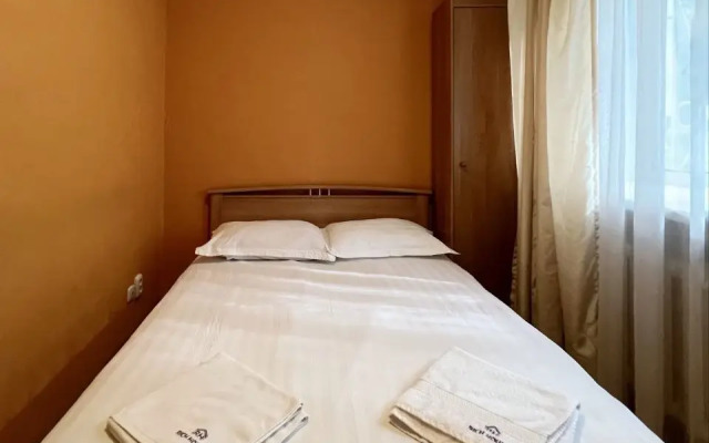 V Samom Tsentre Goroda Alikhanova 10a Flat