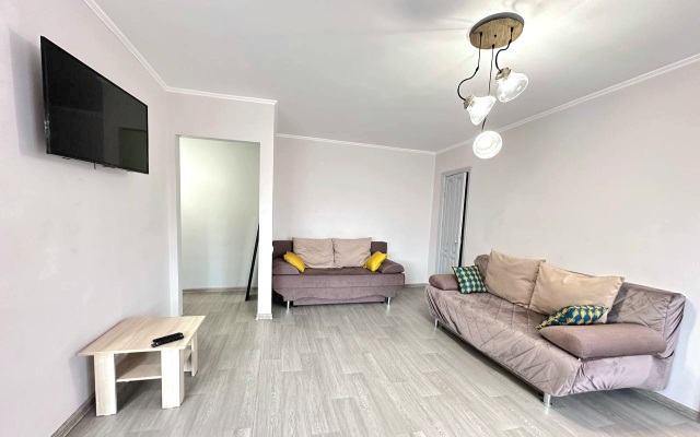 Dvukhkomnatnaya v tsentre na Vesennei ryadom s KuzGTU i RIAtsentrom Flat
