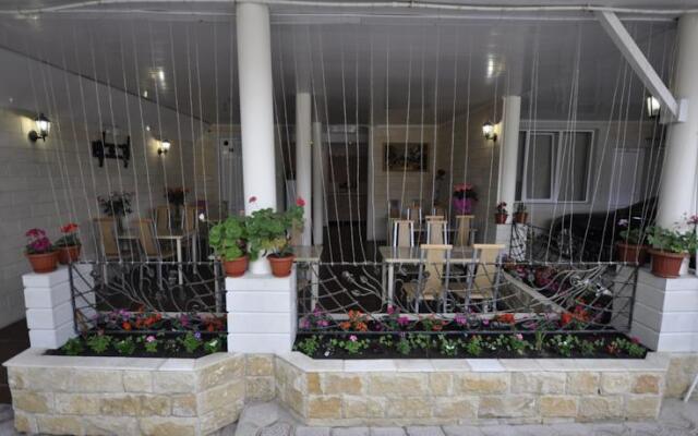 Natali Guest House