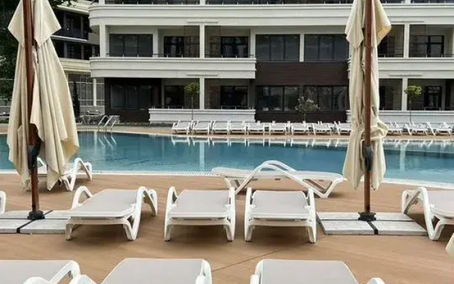 Апартаменты на Набережной 75к4 (610.4)