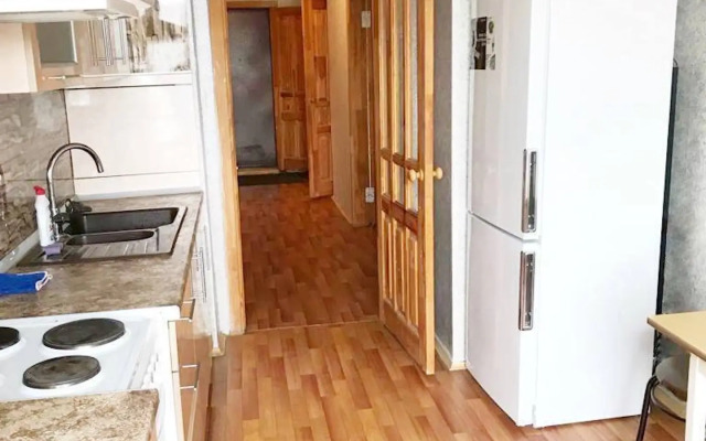 Na Bulvare Pobedy 46B Flat