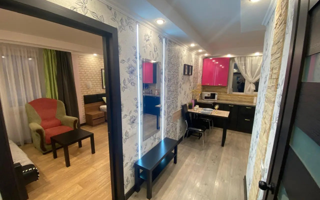 Апартаменты с 1 комнатой с новым ремонтом (КВАРТИРА51)