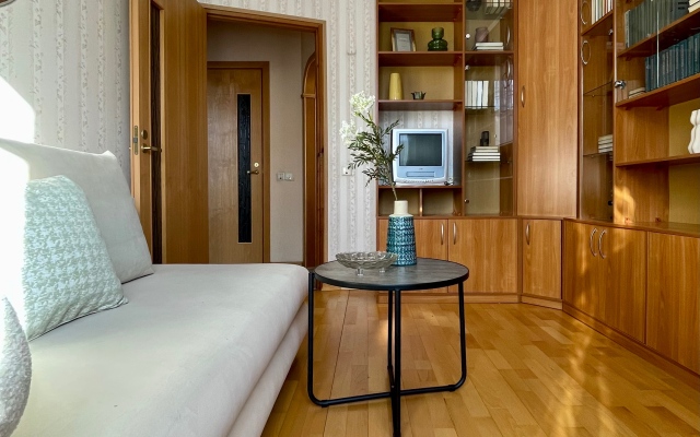 U Metro 1905 Goda Apartments