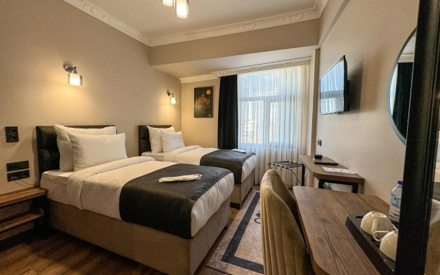 Отель Grand Clover