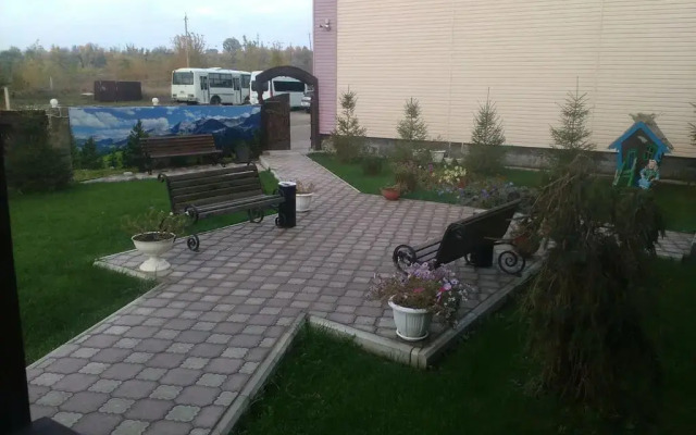 Отель Людмила