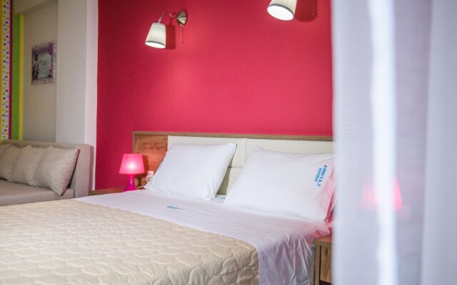 Anneta's House Apartments