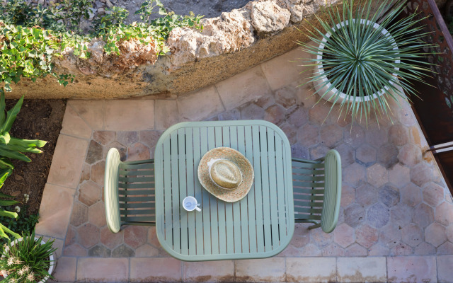 Курортный отель LOU CALEN