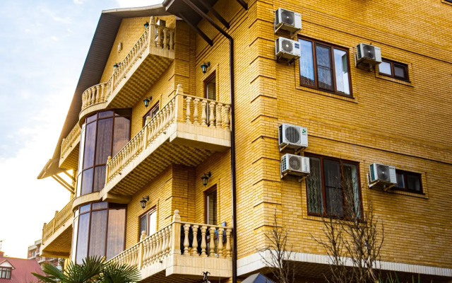 Zolotaya Podkova Guest House