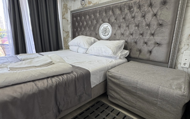 3-Kh Mestnye u Chernogo Morya Lenina 219/5 Apartments