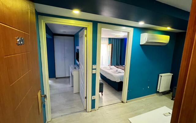 Отель Moon Blue