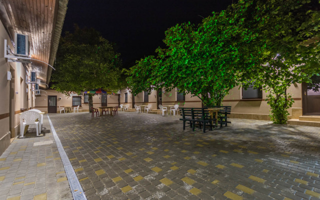 Robinzon Guest House