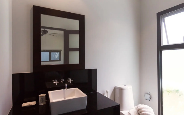 Hanga 3BR Private Pool Nai Harn Beach Villa