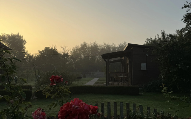 Domik U Ozera Bungalow
