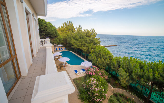 Villa Divny Mir Karasan 