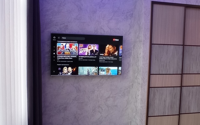 Квартира с квадратной подсветкой