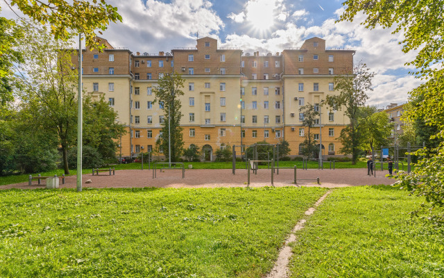 Yevro 2 U M. Kirovskiy Zavod Flat