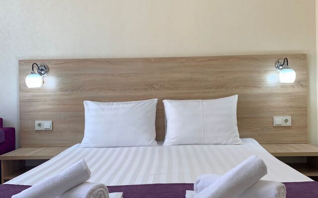 Golden Plaza Hotel