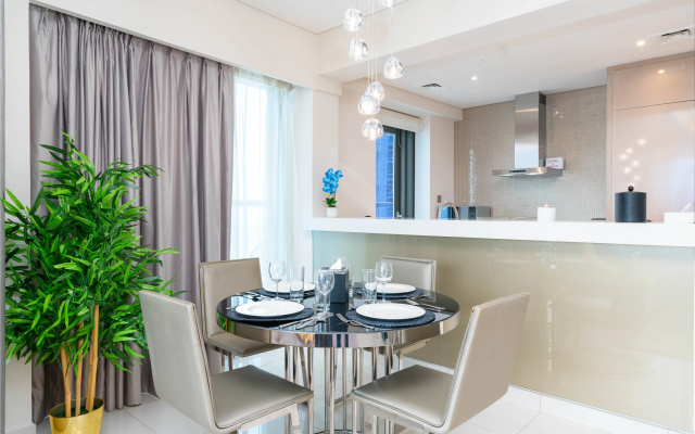 GLOBALSTAY. DAMAC Tower Paramount