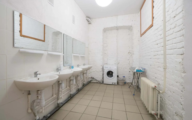 Хостел Longstay at Kamennoostrovskiy 26-28