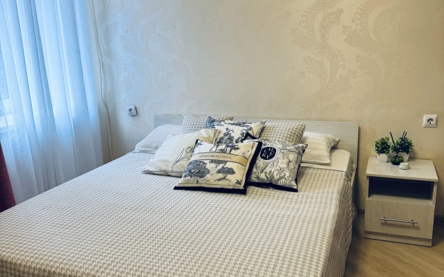 Red Na Komarova 45 Apartments