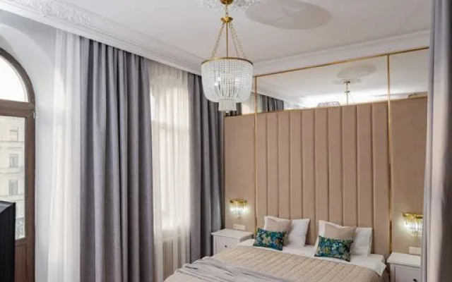 Квартира с балконом на Невский проспект -1