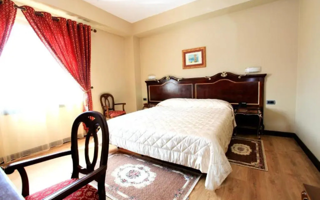 Victoria Hotel